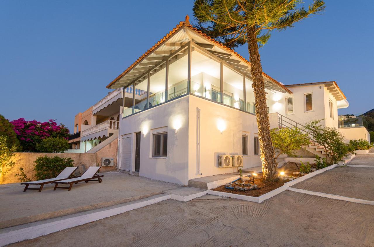 Queen'S Gem Luxury Villa - Heated Jacuzzi & Pool ヘルソニソス エクステリア 写真