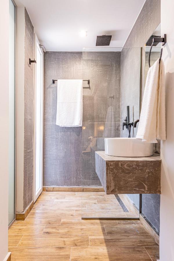 Queen'S Gem Luxury Villa - Heated Jacuzzi & Pool ヘルソニソス エクステリア 写真
