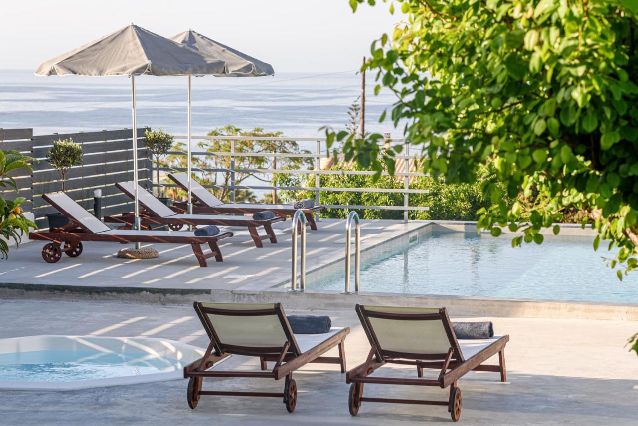 Queen'S Gem Luxury Villa - Heated Jacuzzi & Pool ヘルソニソス エクステリア 写真