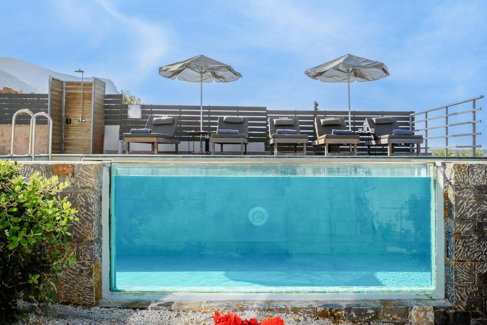 Queen'S Gem Luxury Villa - Heated Jacuzzi & Pool ヘルソニソス エクステリア 写真