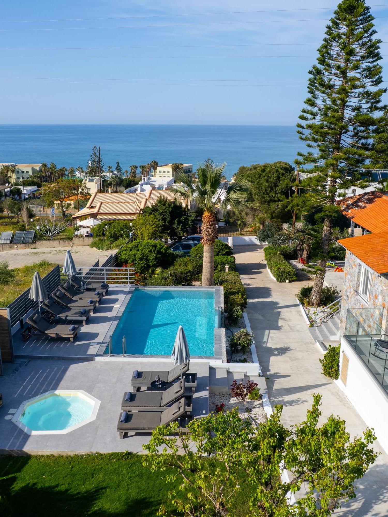 Queen'S Gem Luxury Villa - Heated Jacuzzi & Pool ヘルソニソス エクステリア 写真