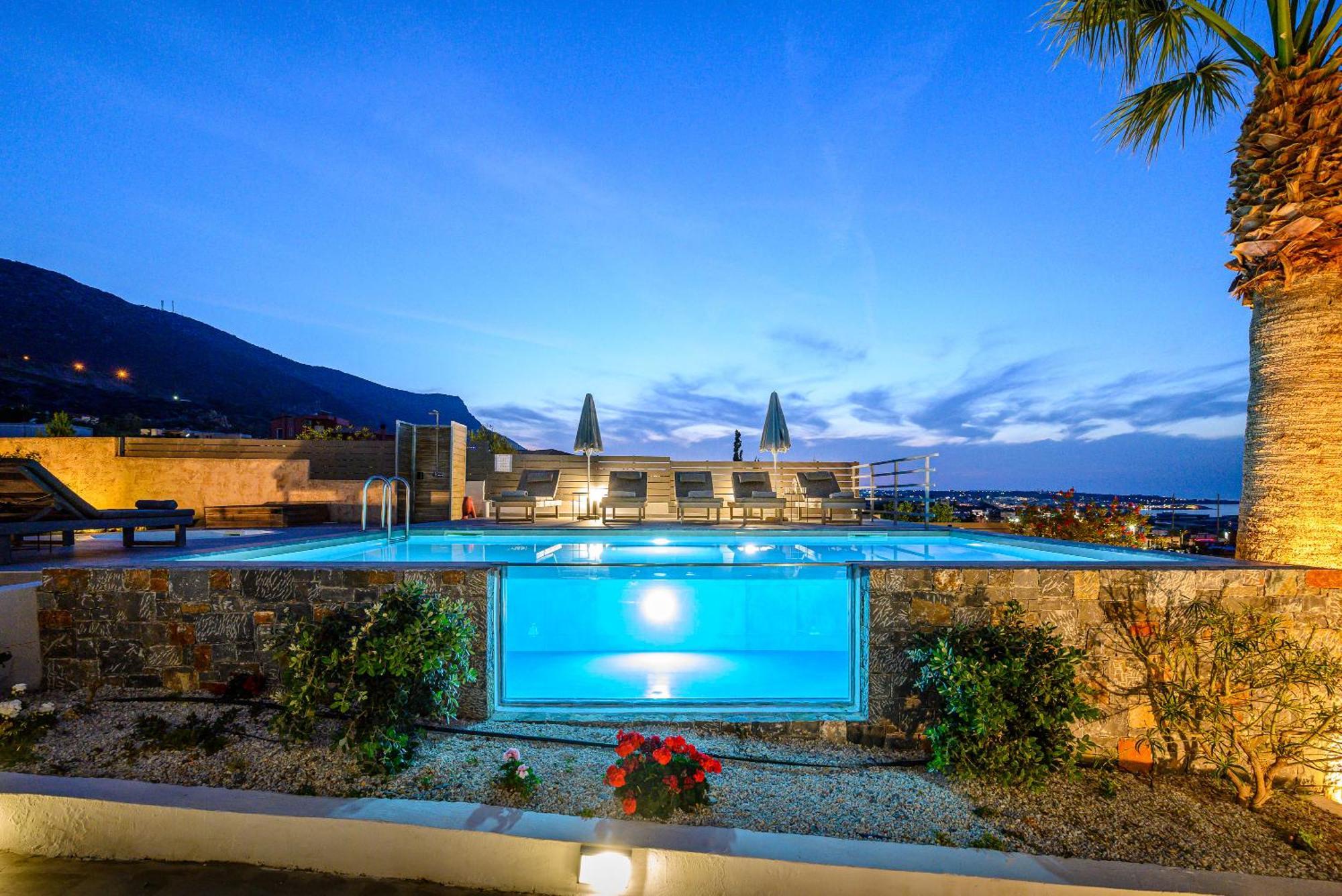 Queen'S Gem Luxury Villa - Heated Jacuzzi & Pool ヘルソニソス エクステリア 写真