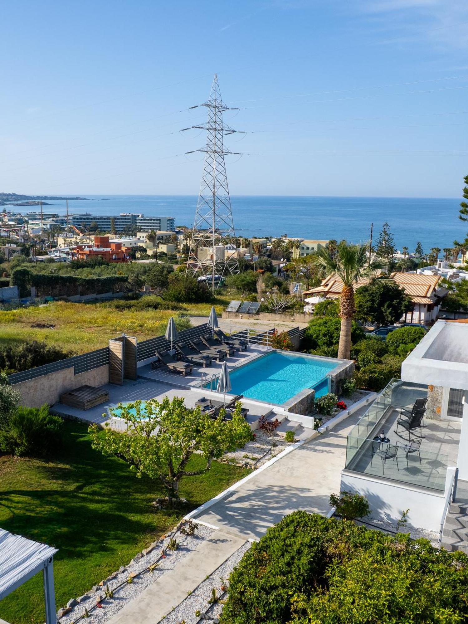 Queen'S Gem Luxury Villa - Heated Jacuzzi & Pool ヘルソニソス エクステリア 写真